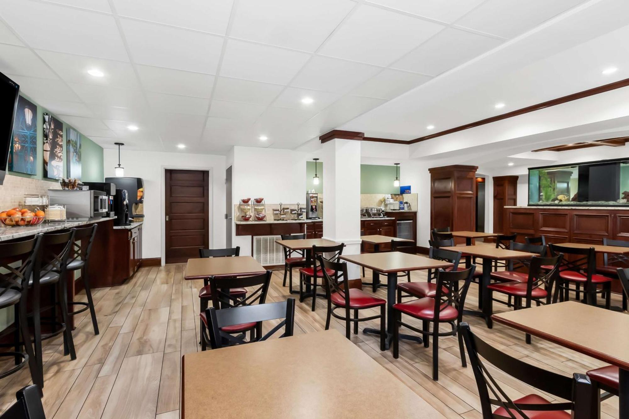 Best Western Patriots Point Mount Pleasant Exterior foto
